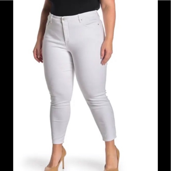 18. 🎉HP🎉. NYDJ Skinny Ankle Jeans in Optic White - Picture 4 of 12